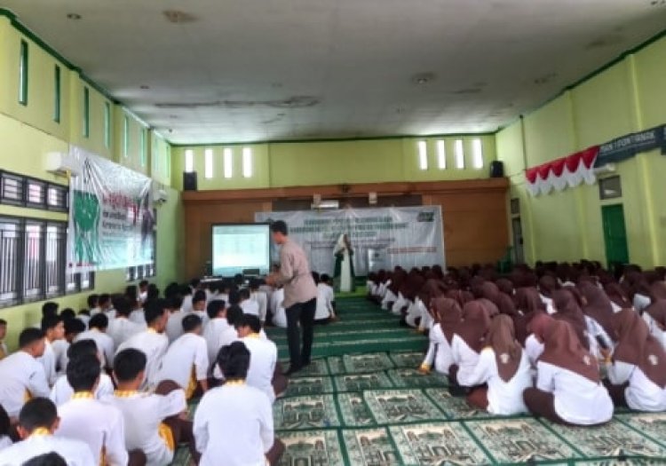 ITEKES Muhammadiyah Sosialisasikan Program Studi di MAN 1 Pontianak