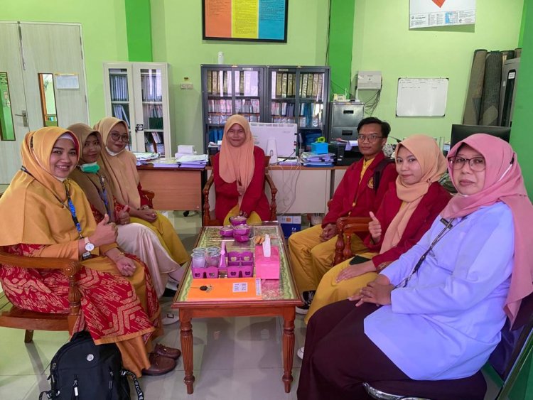 Kegiatan penyerahan Mahasiswa observasi lapangan di puskesmas rawat inap Kota Pontianak
