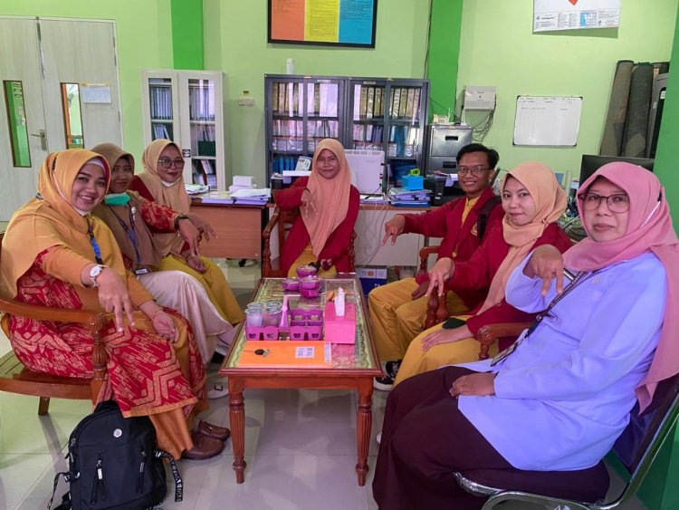 Kegiatan penyerahan Mahasiswa observasi lapangan di puskesmas rawat inap Kota Pontianak