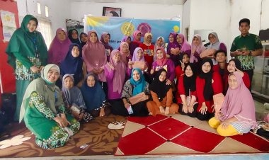 Pengabdian Masyarakat untuk Pemberdayaan Perempuan Kepala Keluarga (PEKKA) Kota Pontianak