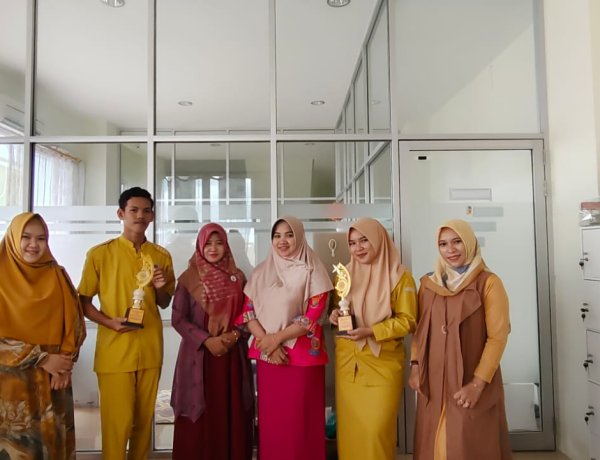 Mahasiswa Administrasi Kesehatan Raih 3 Piala Lomba Nasional